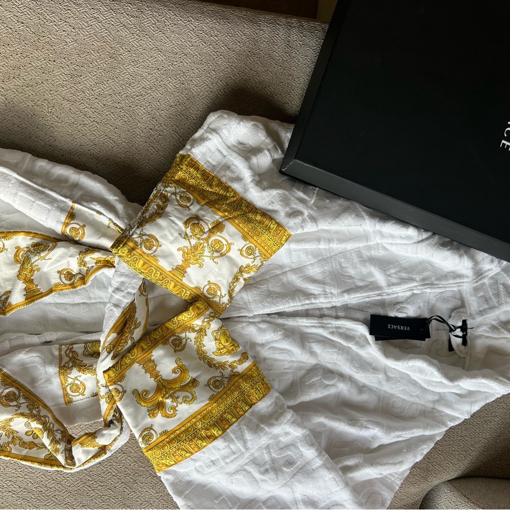 Versace White and Gold Robe - Picture 5 of 5